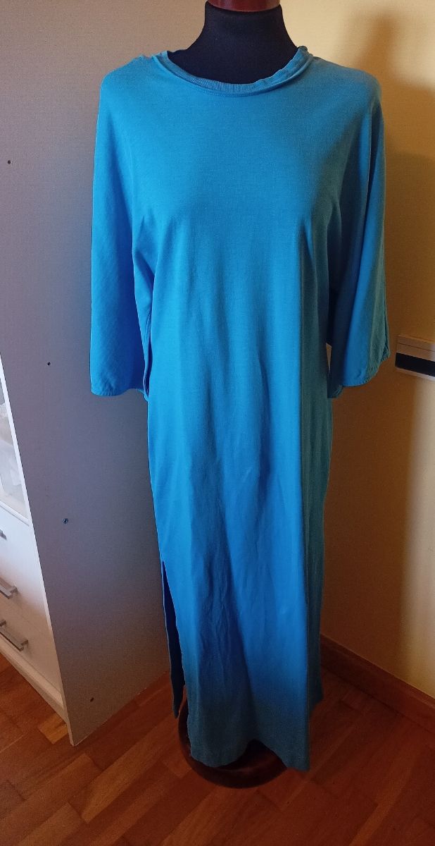 Vestido largo azul cos