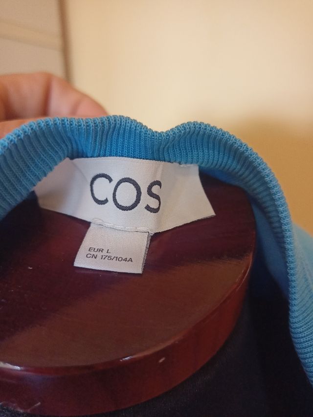 Vestido largo azul cos