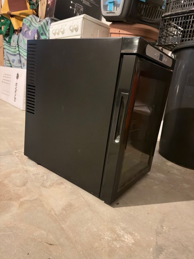 Vinoteca sin estrenar