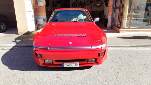 Porsche 944 1983