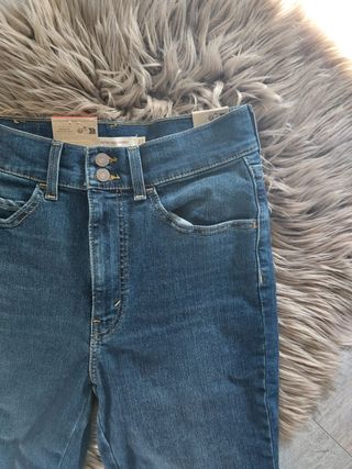 Pantalón vaquero leviS talla 27