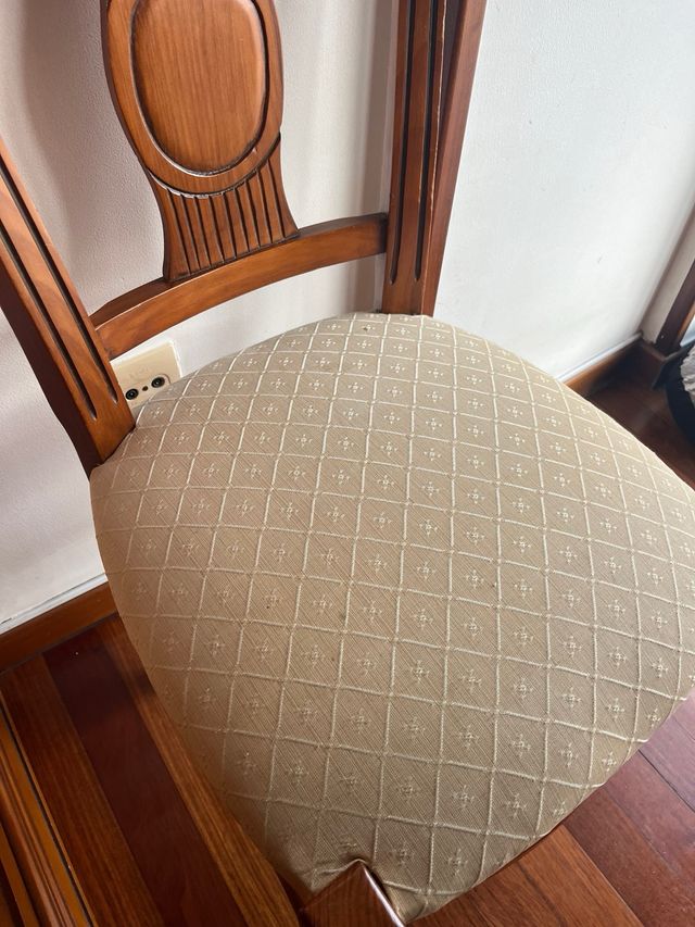 Mesa madera y sillas