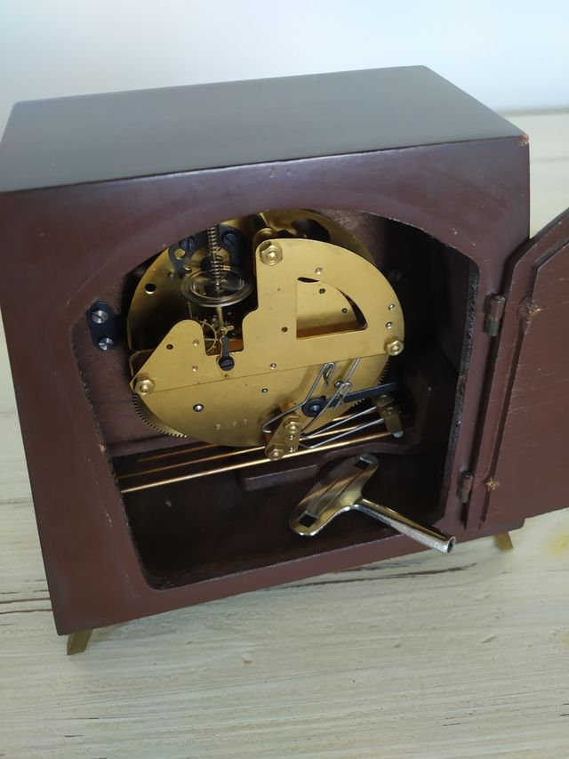 Reloj de sobremesa alemán Kieninger.