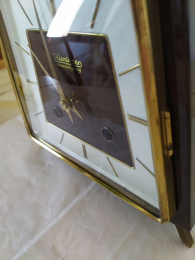 Reloj de sobremesa alemán Kieninger.