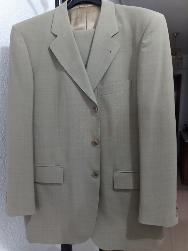 Traje de caballero Emidio Tucci.