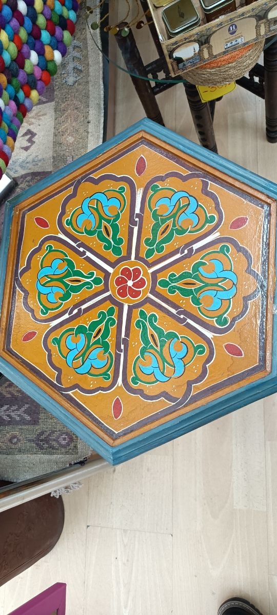 Mesa marroquí de madera nueva