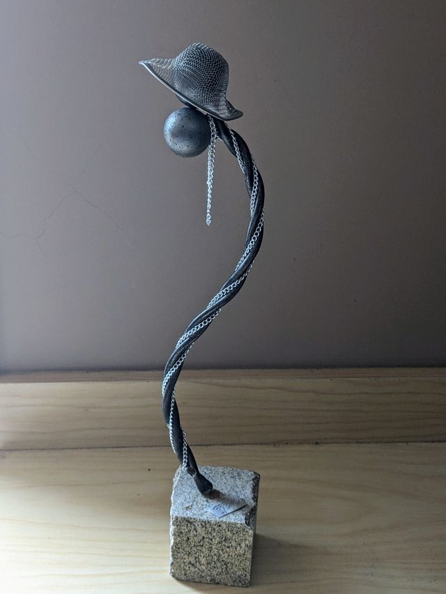 Escultura de Alberto Costa artista gallego