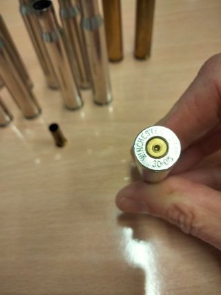 14 casquillos ornamentales inertes.