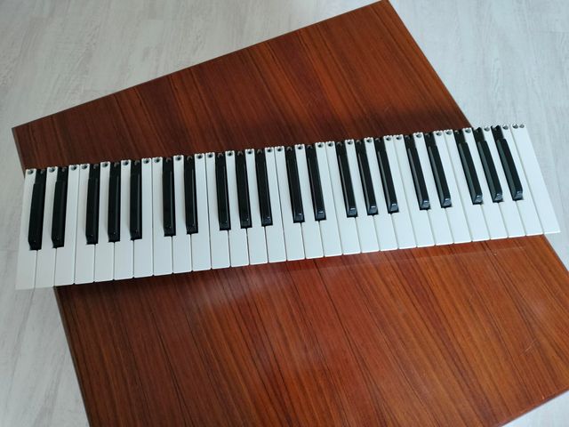 Teclado de controlador midi Novation 49SL