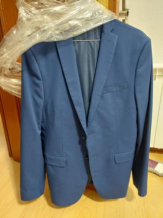 Traje chico de zara,poco uso