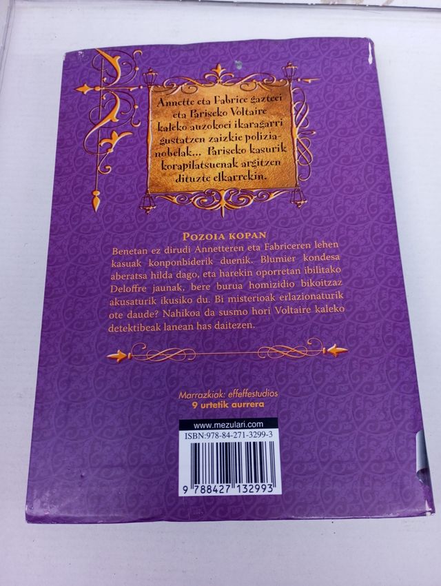 Libros infantil juvelin en euskera. ASKO DIRA.