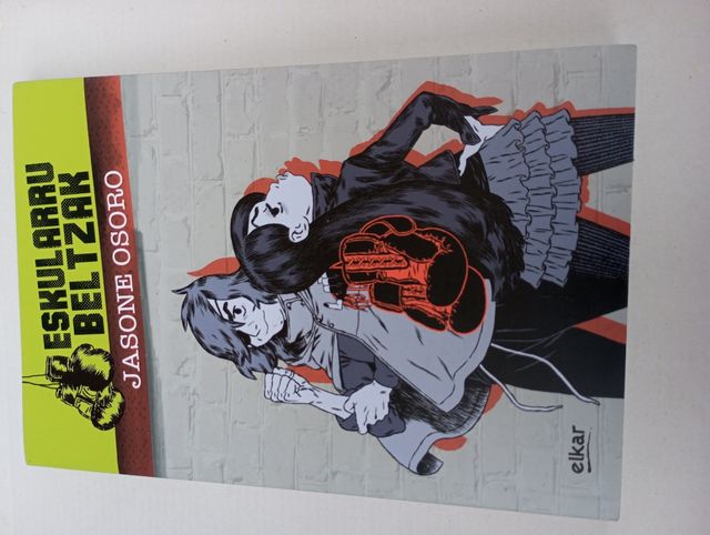 Libros infantil juvelin en euskera. ASKO DIRA.