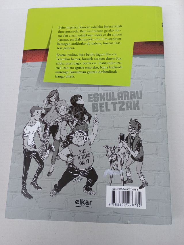 Libros infantil juvelin en euskera. ASKO DIRA.