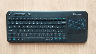 Teclado LOGITECH K400 inalámbrico