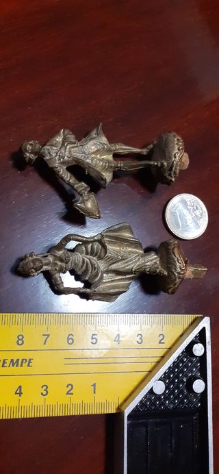 Bronces antiguos franceses. Figuras antiguas.