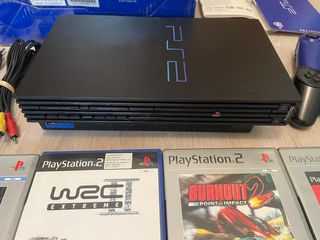 PS2 + Caja + 2 Mandos+ 4 Juegos