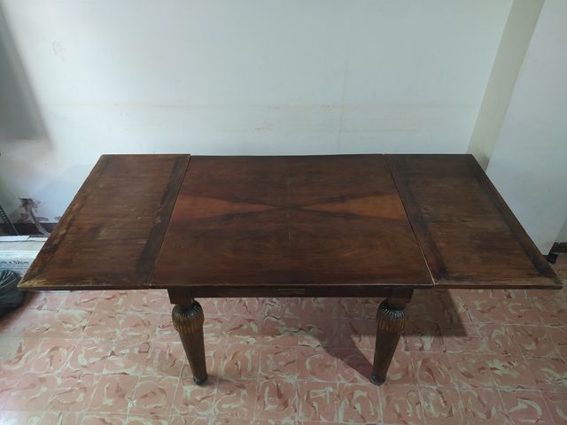 Taula antiga extensible