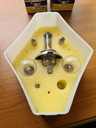 Caja bombillas Renault