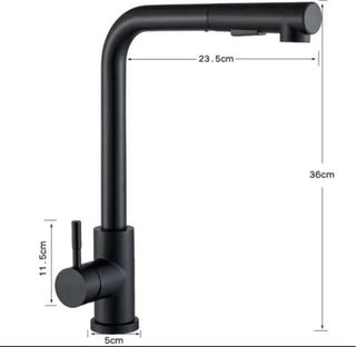 Grifo cocina negro mate con maneral extensible.