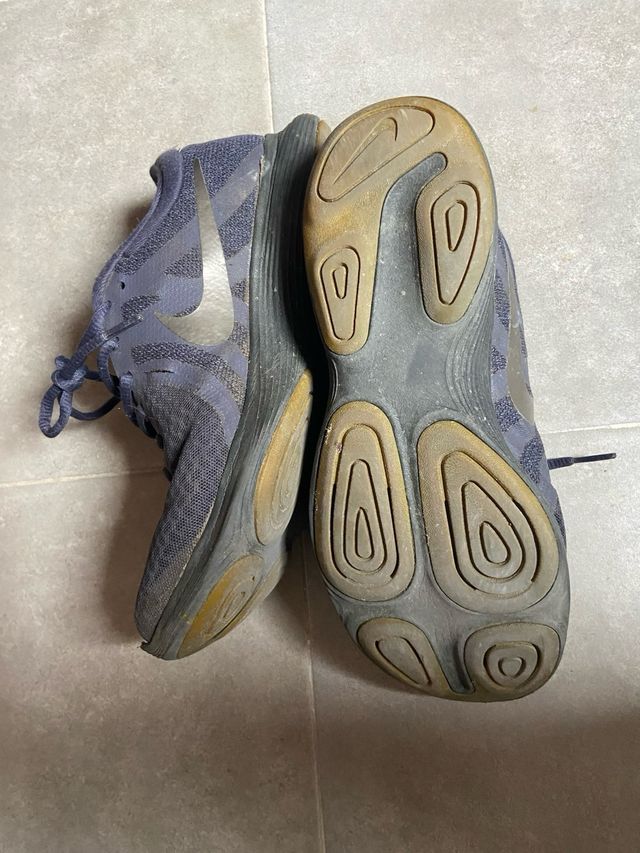 Nike revolution 4