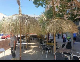 Sombrillas de carri verzo mimbre