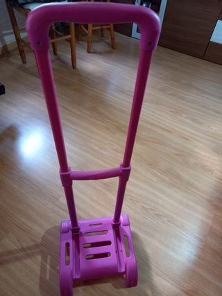   Ruedas porta mochila.