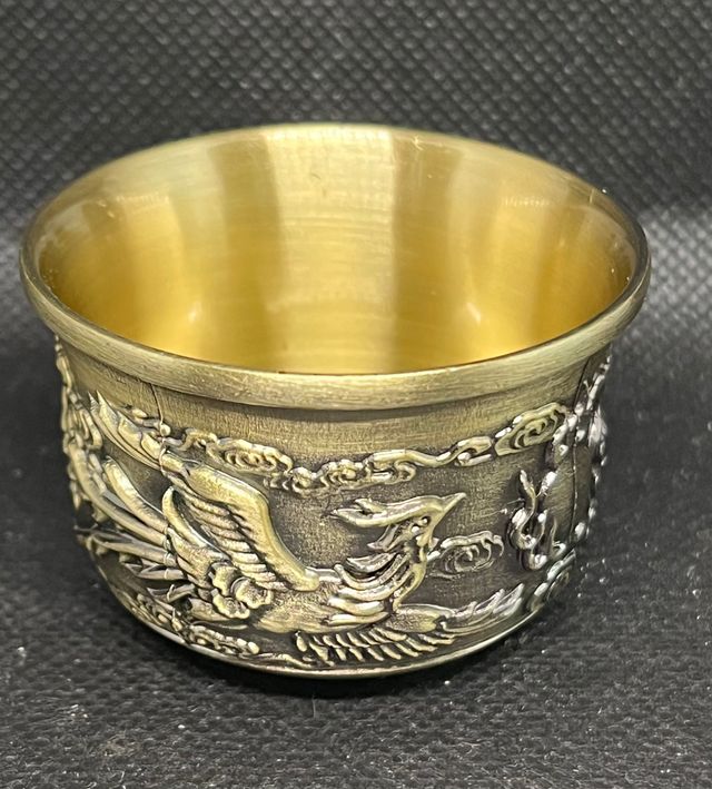 CUENCO ORIENTAL EN BRONCE CON RELIEVES