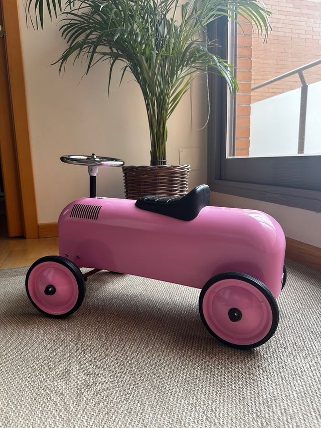 Correpasillos coche vintage rosa