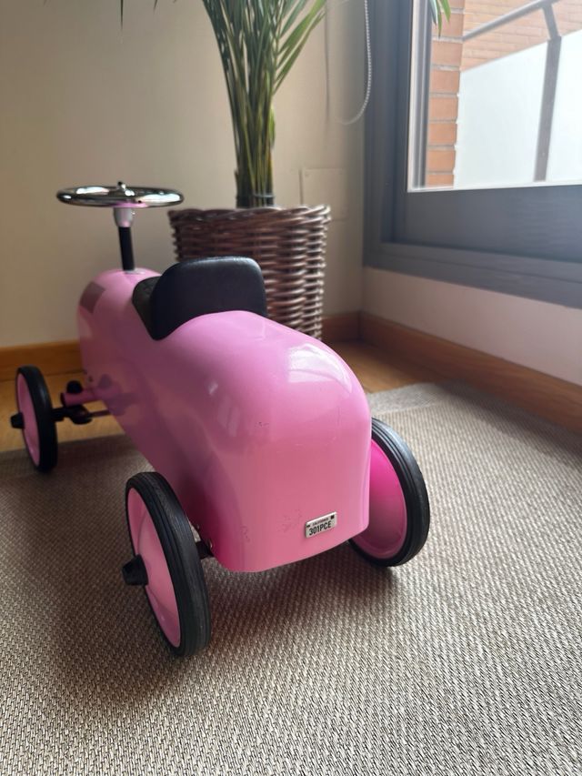 Correpasillos coche vintage rosa