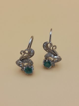 Pendientes de oro blanco 18kt con brillantes. 