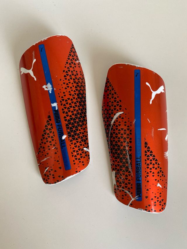 Espinilleras de futbol Puma