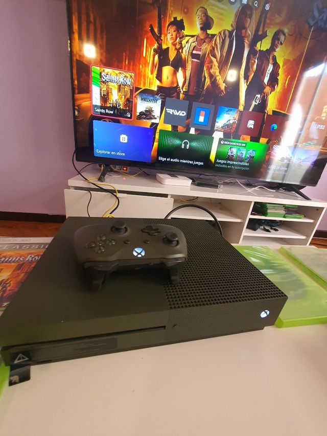 XBOX ONE S Edizione militare completa da 1 TB + 2 giochi