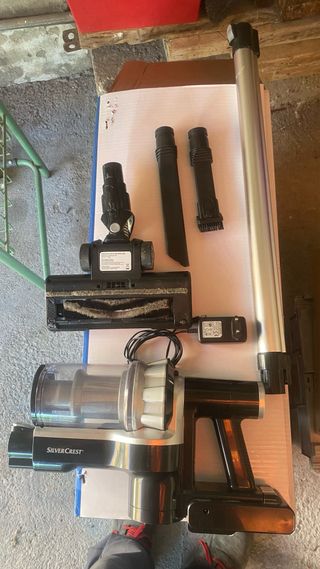 Escoba y aspirador de bateria 2 en 1