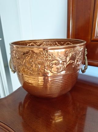 Jardinera de cobre y bronce