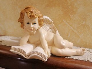 Angioletto con libro