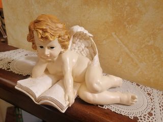 Angioletto con libro