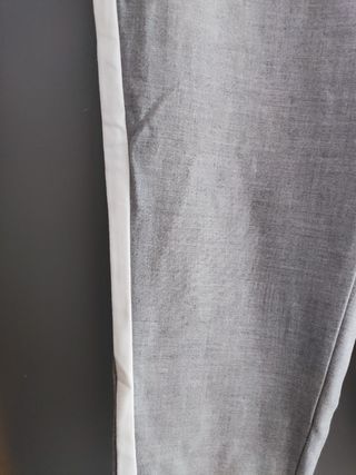 Pantalón Zara gris