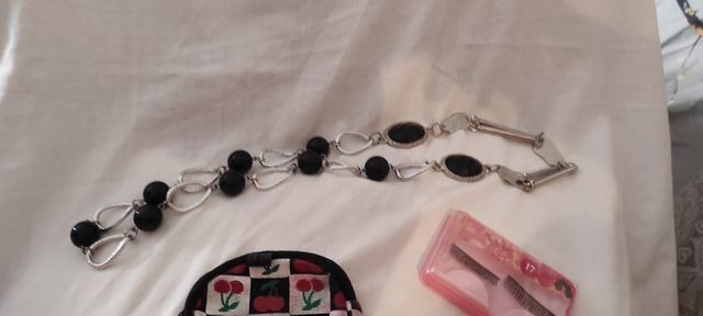 Lote variado+regalo:estuche-neceser.....