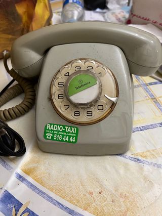 Telefono muy antiguo