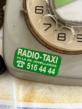 Telefono muy antiguo