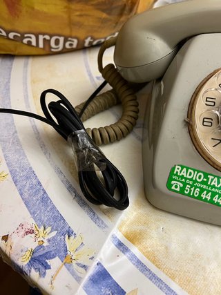 Telefono muy antiguo