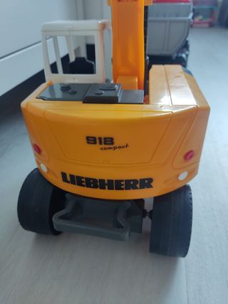Retroexcavadora LIEBHERR