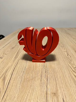 Soprammobile rosso scritta love