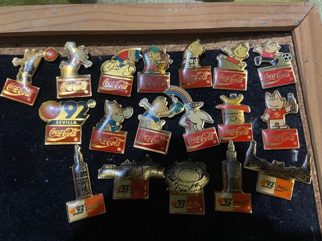 Pins coca cola