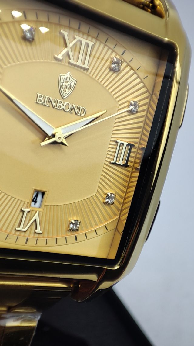 Reloj dorado Binbond