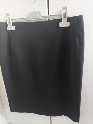 Falda negra talla 42