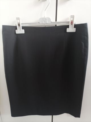 Falda negra talla 42