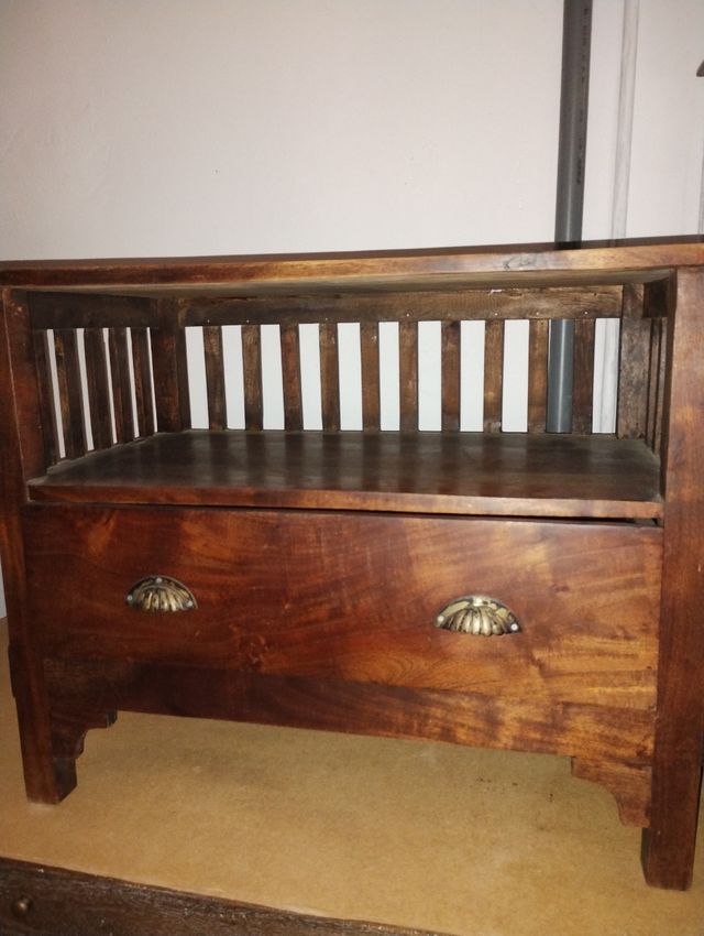 Mesa auxiliar madera teka.RECOGIDA en persona