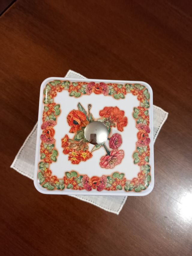 Scatola latta angelo farfalla