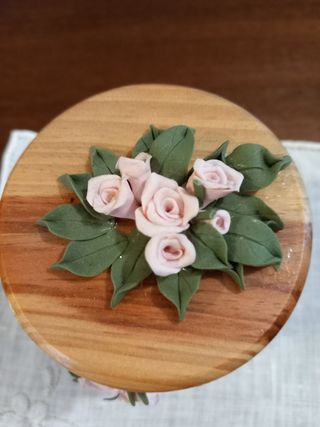 Vasetto con roselline 